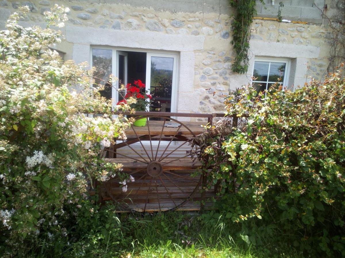 Okami Du Vercors Saint-Laurent-en-Royans Екстериор снимка